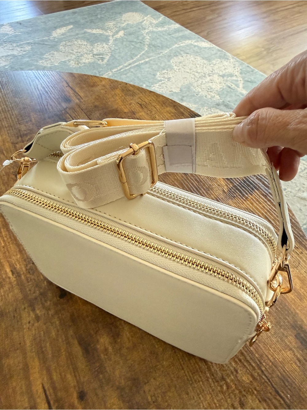Valentino Orlandi Cream Vegan Leather Crossbody Bag with Gold Studs NWT - Picture 5 of 8